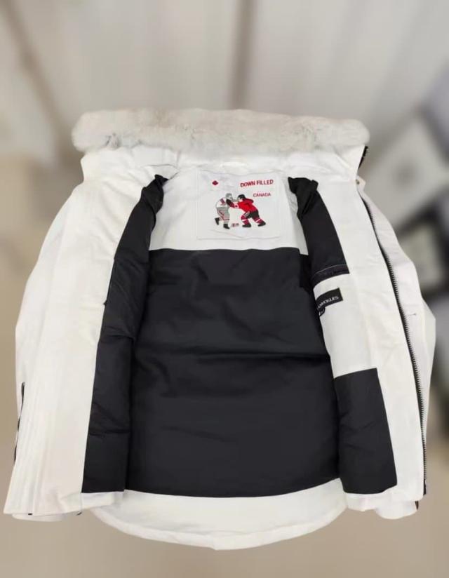 Moose Knuckles 2WAY ダウンジャケット リアルファーSサイズ ムースナックルズ ダウンジャケット 2way リアルファーSサイズ